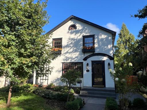 2133 Berkeley Avenue, Saint Paul, MN 55105