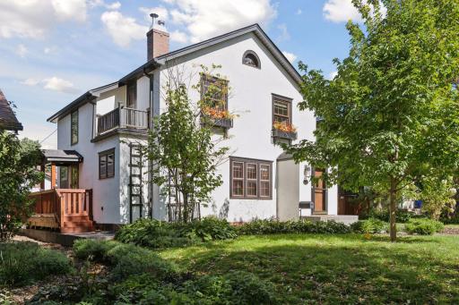A beautiful 1923 build in excellent condition.