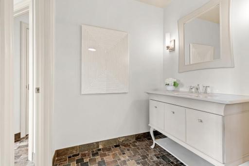 9727 Sky Lane, Eden Prairie, MN 55347