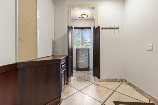 9727 Sky Lane, Eden Prairie, MN 55347