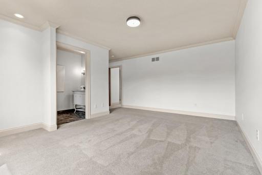 9727 Sky Lane, Eden Prairie, MN 55347
