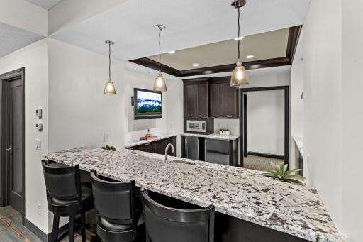 9727 Sky Lane, Eden Prairie, MN 55347