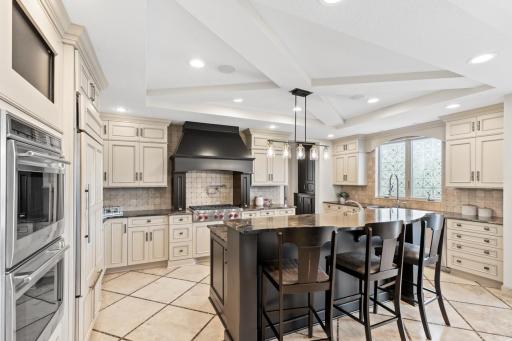 9727 Sky Lane, Eden Prairie, MN 55347