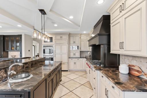 9727 Sky Lane, Eden Prairie, MN 55347