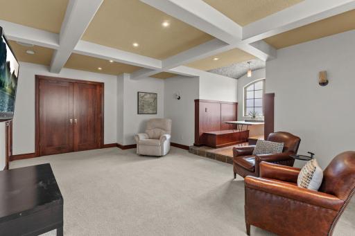 9727 Sky Lane, Eden Prairie, MN 55347