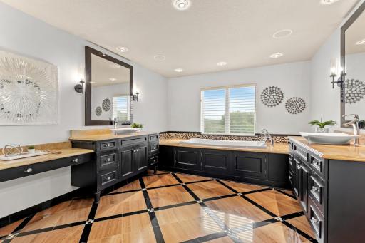9727 Sky Lane, Eden Prairie, MN 55347