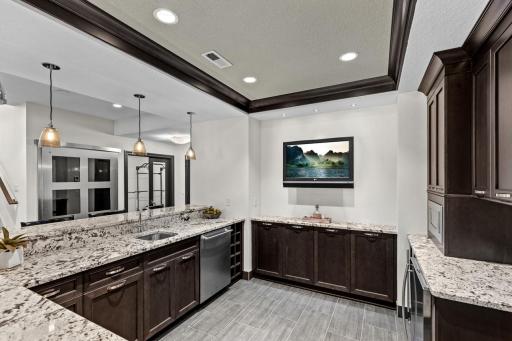 9727 Sky Lane, Eden Prairie, MN 55347