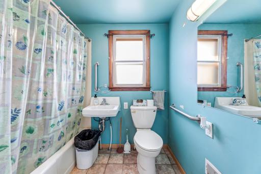 616 Lafayette Street, Winona, MN 55987