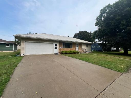 537 E Ronning Avenue, Appleton, MN 56208