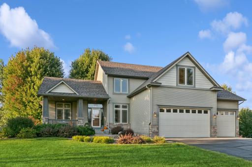 Fantastic 2-story located in a great Farmington neighborhood close to everything!