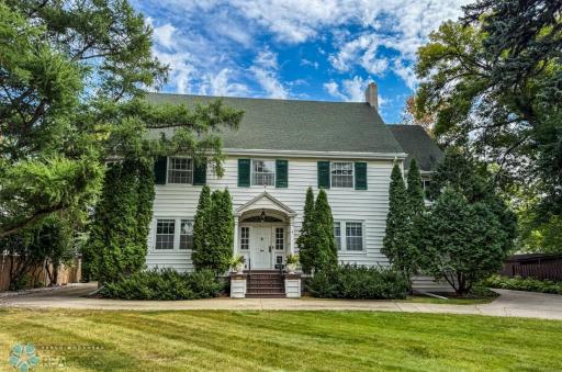 1119 Broadway N, Fargo, ND 58102