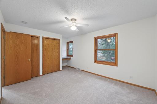 16940 12th Avenue N, Plymouth, MN 55447
