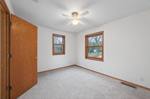 16940 12th Avenue N, Plymouth, MN 55447