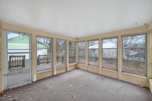 Generous sunroom, ready for your updates!