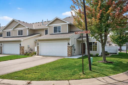 1300 Pembrooke Lane, Waconia, MN 55387