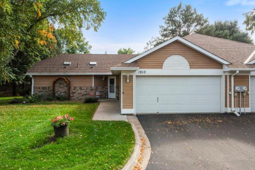 1913 Glenhaven Lane N, Minneapolis, MN 55443
