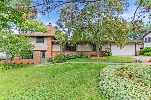 747 Redwood Lane, Saint Paul, MN 55112