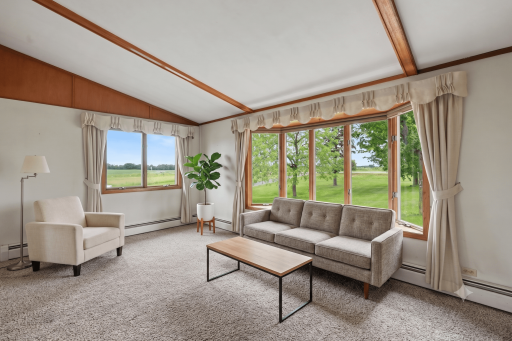 158 County Road E, Houlton, WI 54082