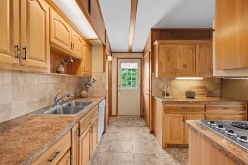 158 County Road E, Houlton, WI 54082