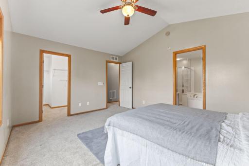 1671 Village Trail E, 5, Saint Paul, MN 55109