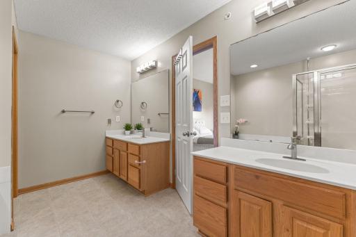 1671 Village Trail E, 5, Saint Paul, MN 55109