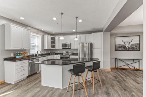 1671 Village Trail E, 5, Saint Paul, MN 55109