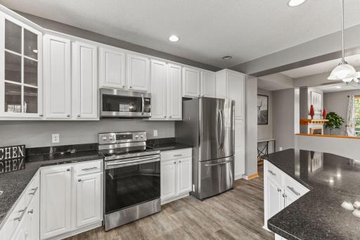 1671 Village Trail E, 5, Saint Paul, MN 55109