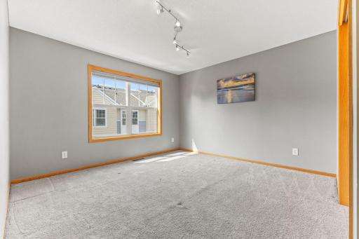 1671 Village Trail E, 5, Saint Paul, MN 55109