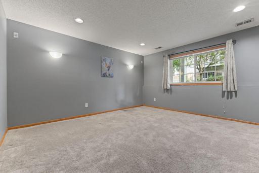 1671 Village Trail E, 5, Saint Paul, MN 55109