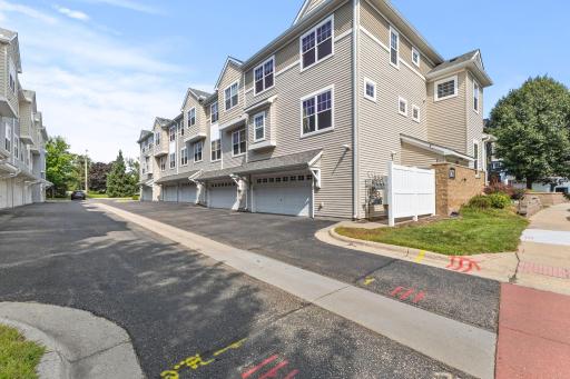 1671 Village Trail E, 5, Saint Paul, MN 55109