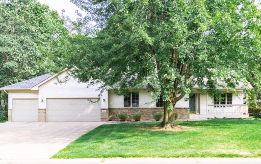 38261 Golden Oaks Trail, North Branch, MN 55056
