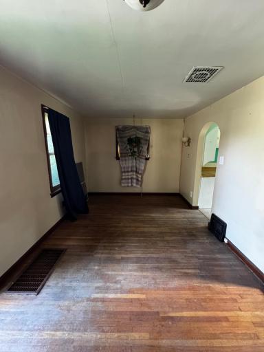 529 E 1st Street N, Truman, MN 56088