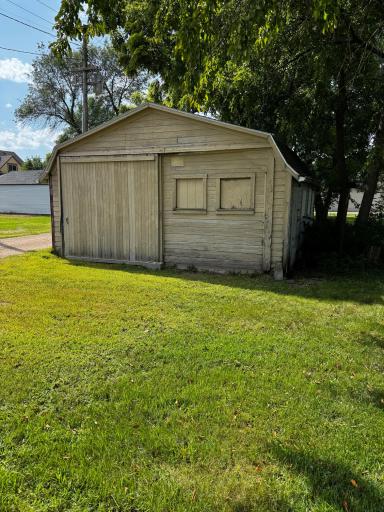 529 E 1st Street N, Truman, MN 56088