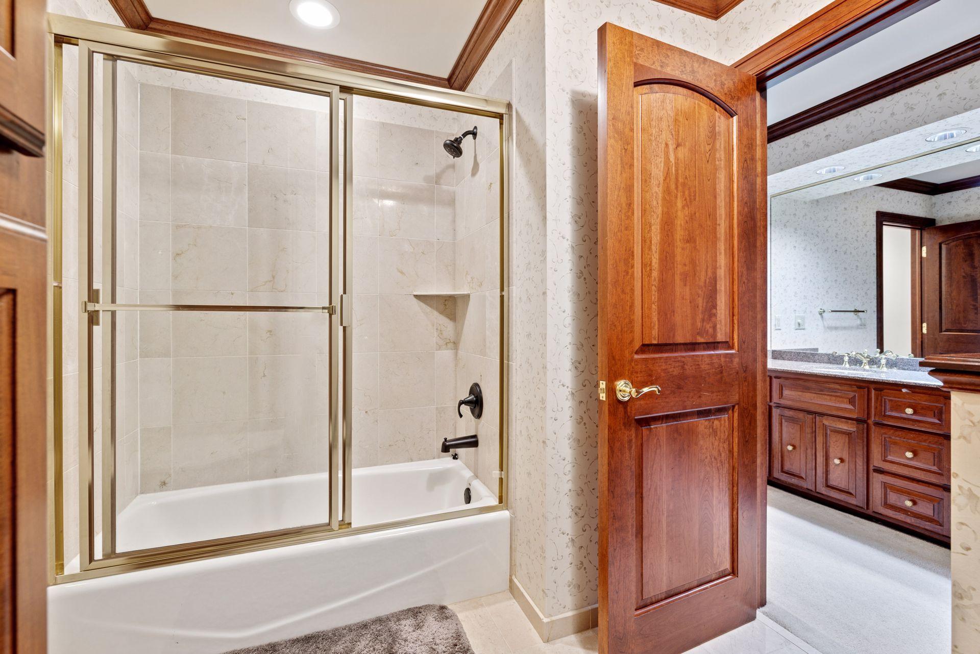 Upper level jack and jill bath