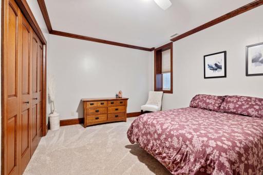 1936 Glenhill Road, Mendota Heights, MN 55118