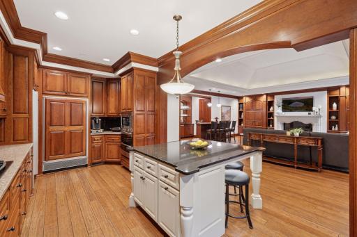 1936 Glenhill Road, Mendota Heights, MN 55118
