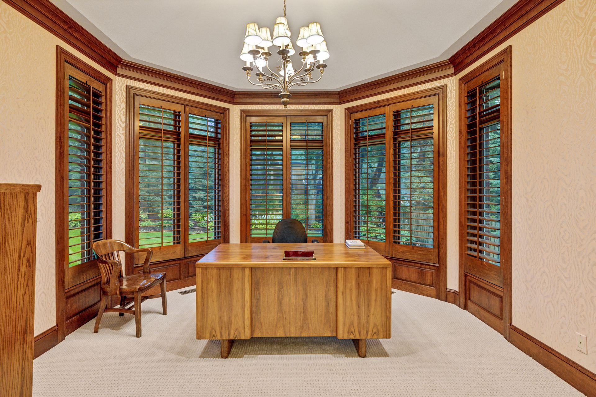 Primary suite office or sitting room