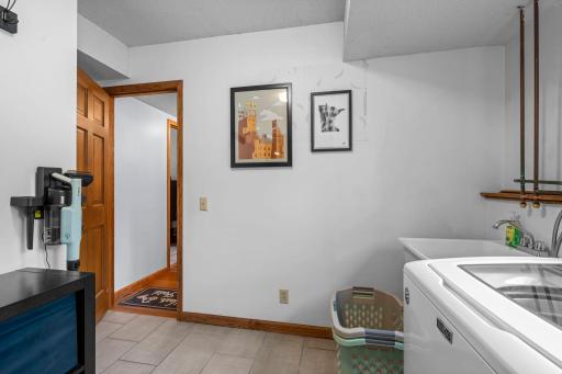 3945 Harbor Lane N, Minneapolis, MN 55446