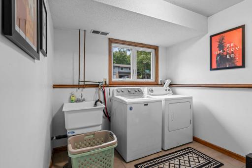 3945 Harbor Lane N, Minneapolis, MN 55446