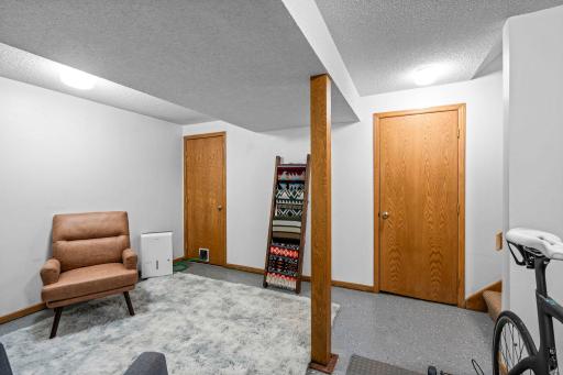 3945 Harbor Lane N, Minneapolis, MN 55446