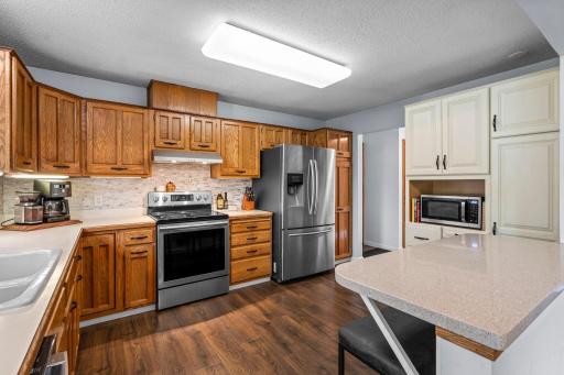3945 Harbor Lane N, Minneapolis, MN 55446