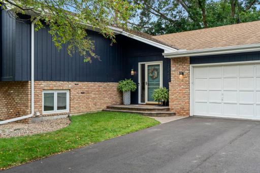 3945 Harbor Lane N, Minneapolis, MN 55446