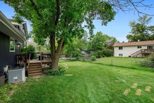 3945 Harbor Lane N, Minneapolis, MN 55446