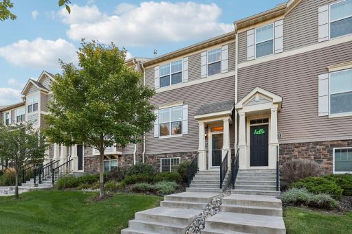 1-web-or-mls-SW Village Loop-S1109-001.jpg
