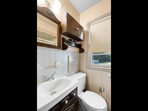 1832 Georgia Ave S Minneapolis MN 55426 USA-022-010-020-MLS_Size.jpg