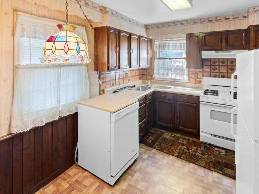 1832 Georgia Ave S Minneapolis MN 55426 USA-025-014-023-MLS_Size.jpg