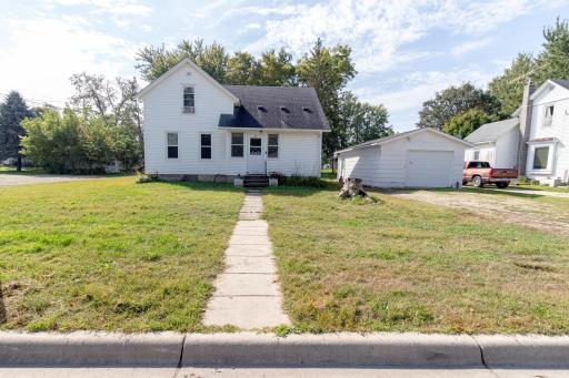 611 Main Street, West Concord, MN 55985