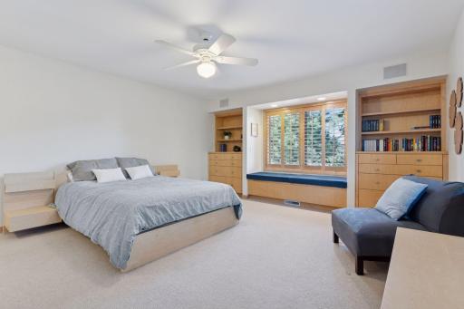10181 Wild Duck Pass, Eden Prairie, MN 55347