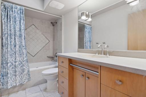 10181 Wild Duck Pass, Eden Prairie, MN 55347
