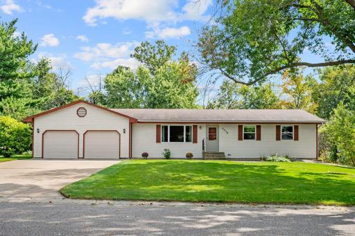 Photo for 2330 Quinwood Lane N, Minneapolis, MN 55441 - listing #6786586 Spacious and inviting home in Wayzata schools!